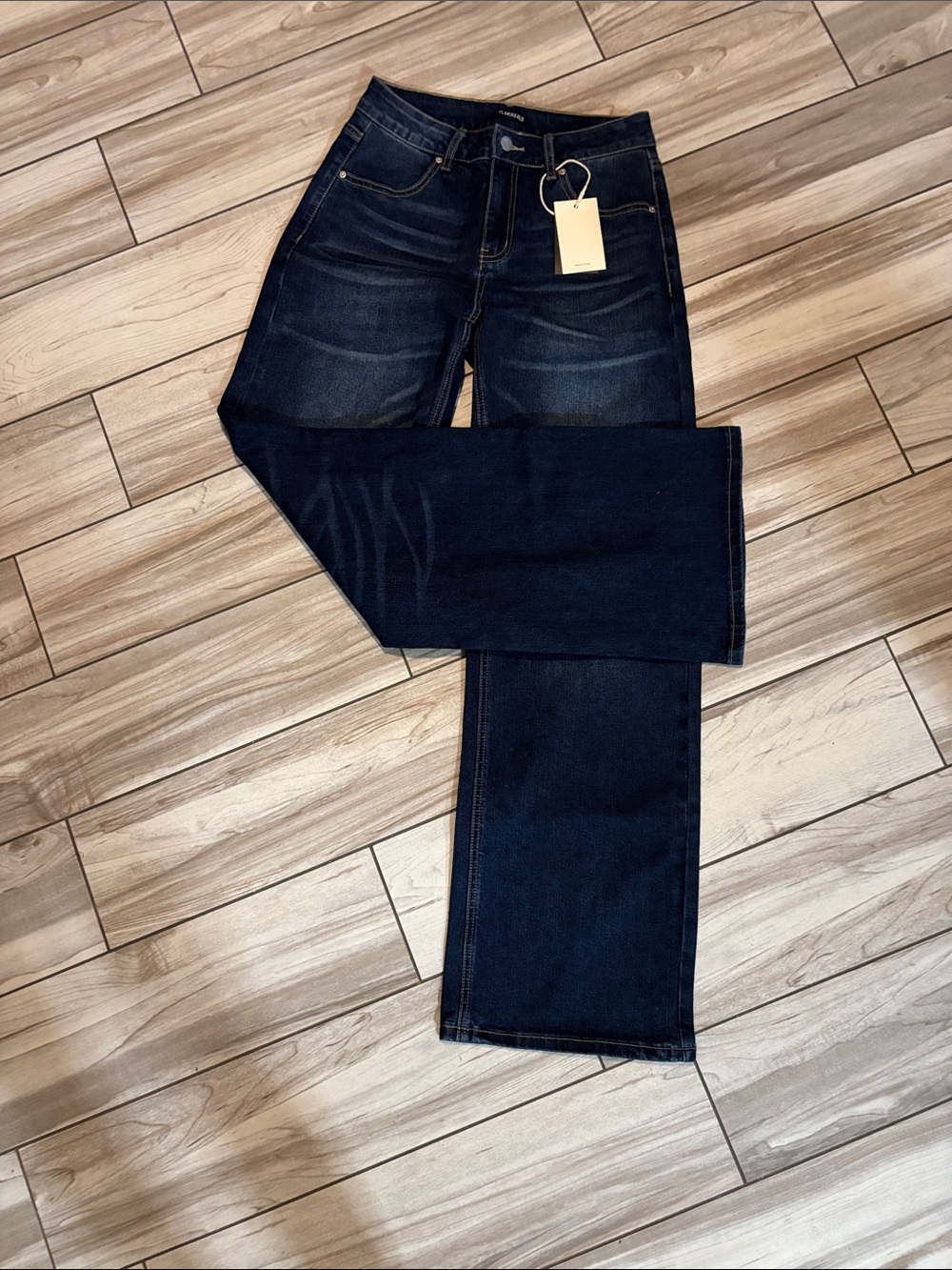 Flamingals NWT Dark Blue Women's Barrel Leg Jeans. Size Small